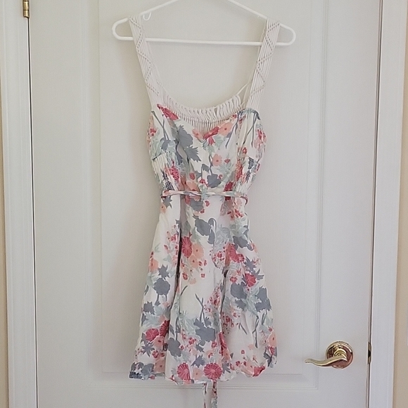 Pretty Floral Linen and Crochet Summer Dress Free People - Picture 1 of 11